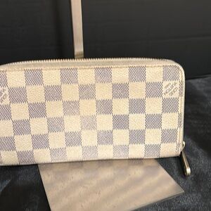 Louis Vuitton Damier Azur Zippy Wallet GUC